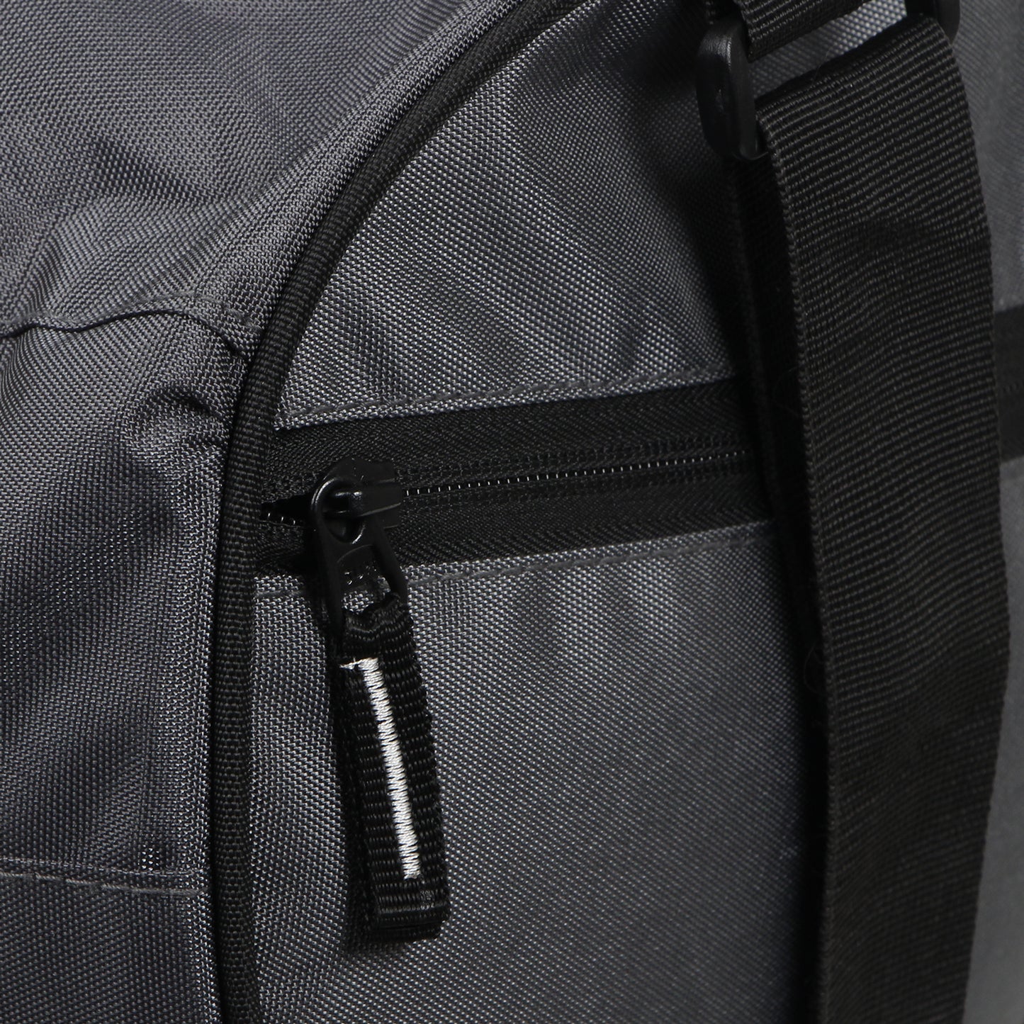 Trendy Unisex Gym Bag with Durable Zippers - Grey