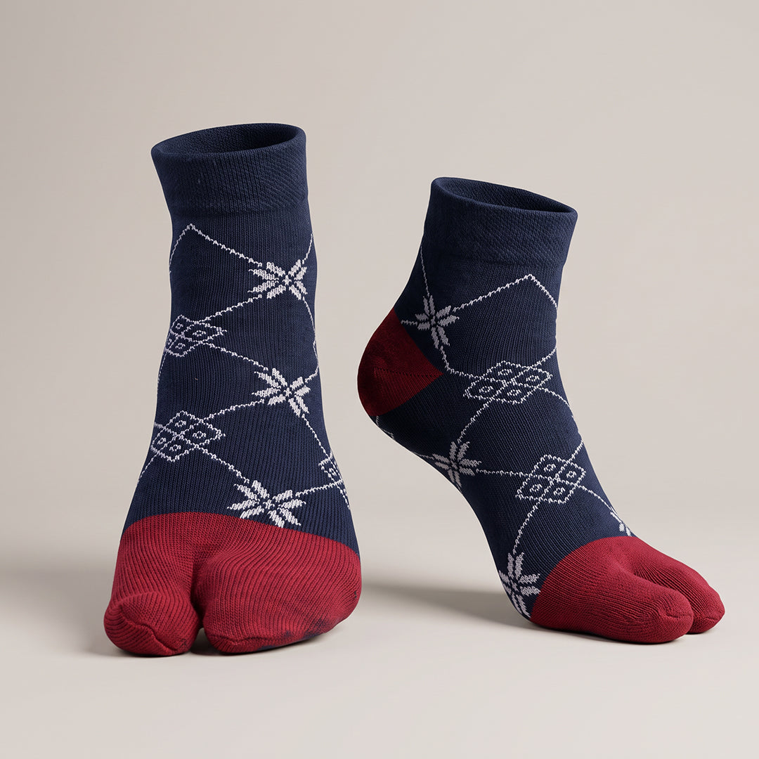 Women Woolen Ankle Length Thumb Socks - PO4