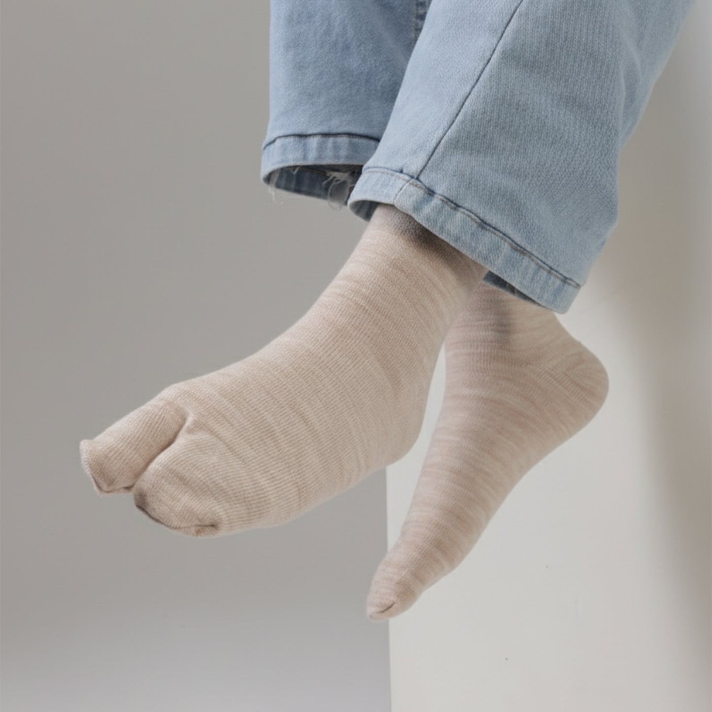 Women's Fine Woolen Thumb Crew Socks - Skin (Pack of 3))